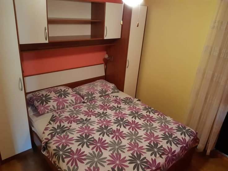 Apartmani Katica Vir Eksteriør bilde